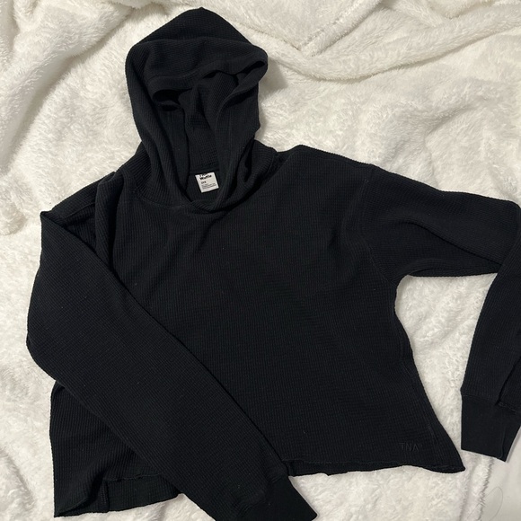 Aritzia waffle, slightly cropped hoodie - Picture 3 of 4